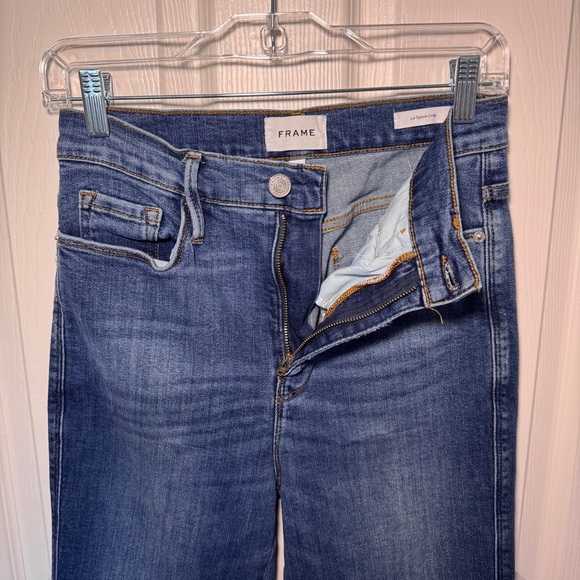 FRAME Le Sylvie Crop in Crosslane Wash - Picture 6 of 16